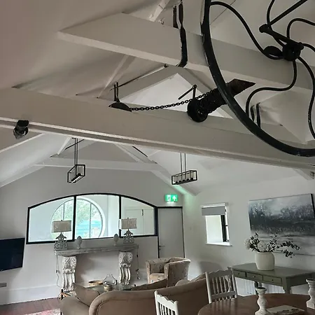 Apartment Darcy Magee No2