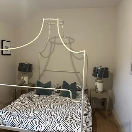 Apartment Darcy Magee No2 *